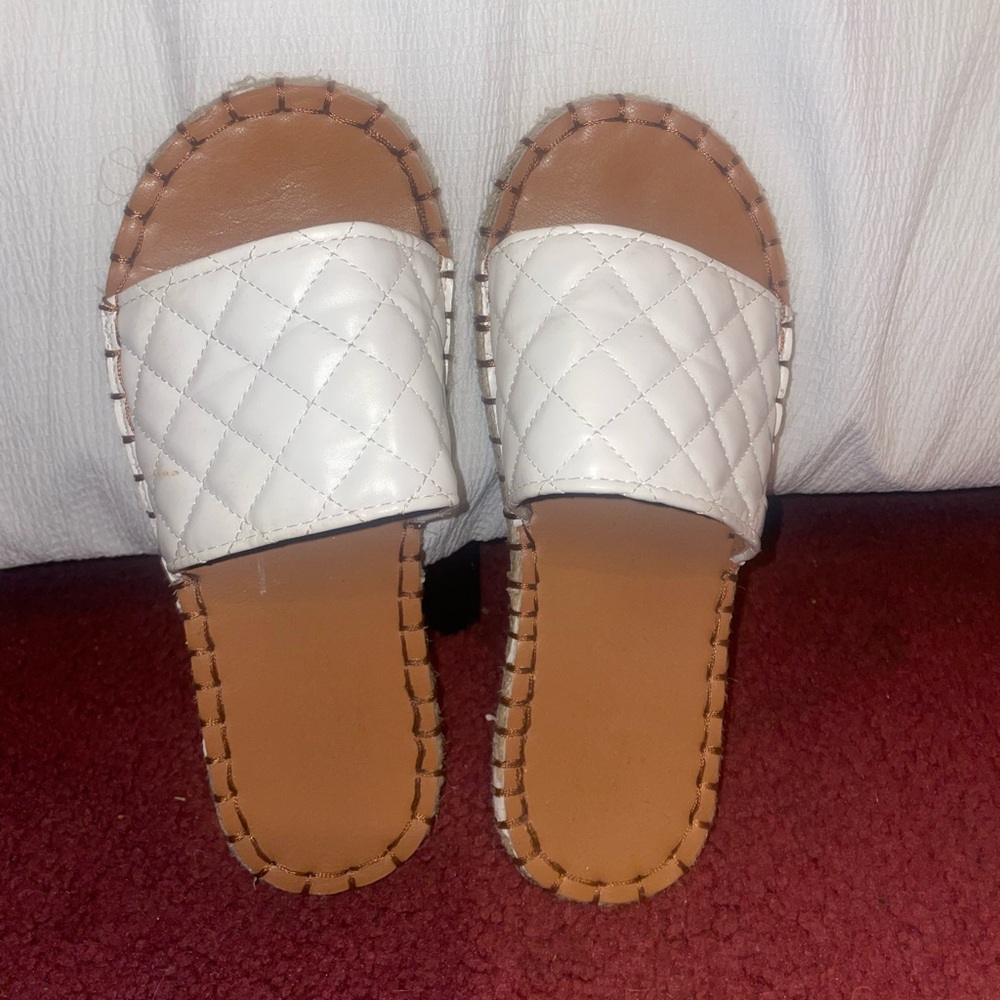 flat sandals